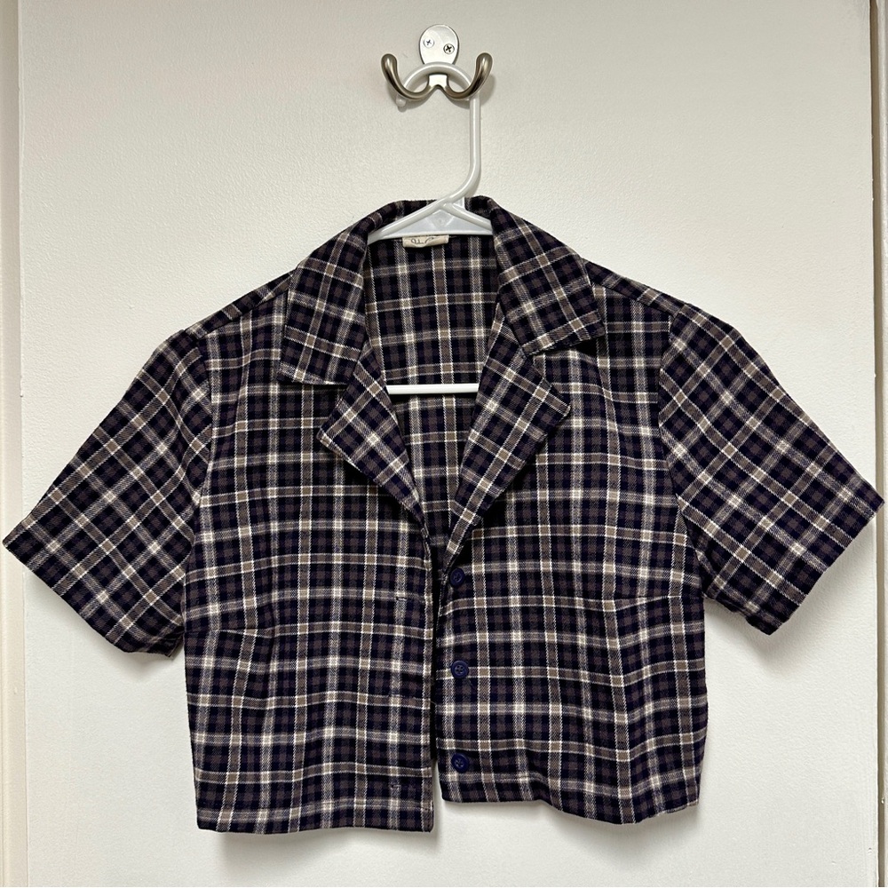 Brandy Melville Vivian Plaid Button Up Crop Top